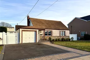 247 Division Ave, Massapequa, NY 11758 - Photo 24