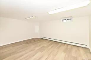 100 Georgian Ct, East Hills, NY 11576 - Photo 34