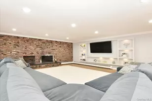 100 Georgian Ct, East Hills, NY 11576 - Photo 18