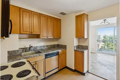 20 Old Mamaroneck Road #5Q, White Plains, NY 10605 - Photo 8