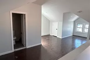 110-33 178th St, Jamaica, NY 11433 - Photo 4