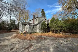 78 Bay Ave W, Hampton Bays, NY 11946 - Photo 12