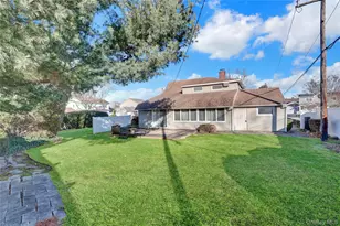 2 Welcome Ln, Wantagh, NY 11793 - Photo 30