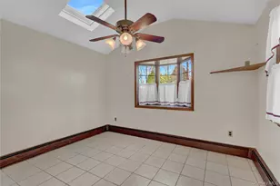 2 Welcome Ln, Wantagh, NY 11793 - Photo 10