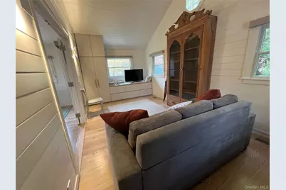 42 N Menantic Road, Shelter Island, NY 11964 - Photo 10