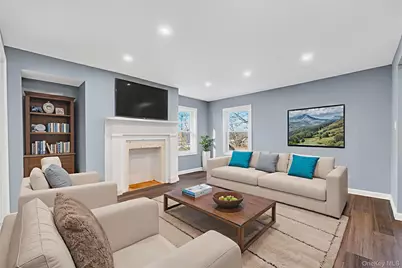 27 Spruce Street, Poughkeepsie, NY 12601 - Photo 2