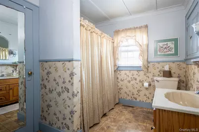 109 Bailey Avenue, Patchogue, NY 11772 - Photo 6