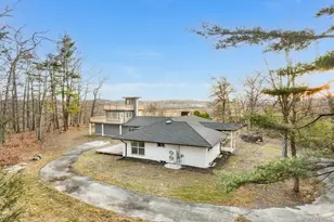 233 Forest Hill Dr, Kingston, NY 12401 - Photo 2