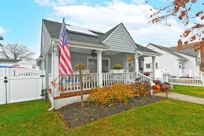 2704 Beach Drive, Merrick, NY 11566 - Photo 2