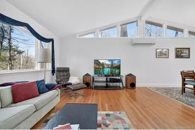 2802 Deer Street, Mohegan Lake, NY 10547 - Photo 6