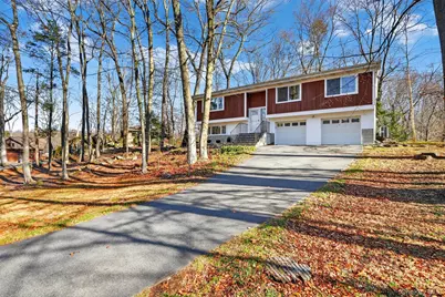 2802 Deer Street, Mohegan Lake, NY 10547 - Photo 2