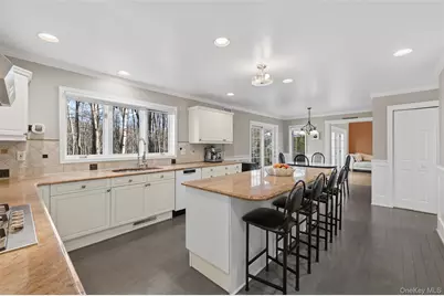 1400 Chatham Lane, Yorktown Heights, NY 10598 - Photo 12