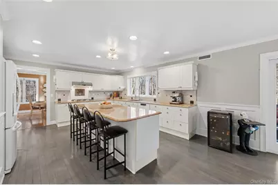 1400 Chatham Lane, Yorktown Heights, NY 10598 - Photo 8