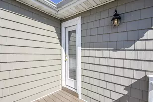 24B Sintsink Dr W, Port Washington, NY 11050 - Photo 22