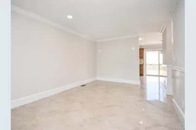 24B Sintsink Dr W, Port Washington, NY 11050 - Photo 4