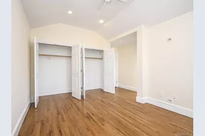 24B Sintsink Dr W, Port Washington, NY 11050 - Photo 20