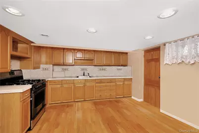 6451 59th Avenue, Maspeth, NY 11378 - Photo 10