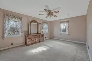 645 S 10th St, New Hyde Park, NY 11040 - Photo 10