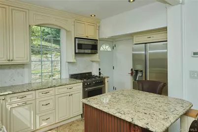 7 Avondale Road, Yonkers, NY 10710 - Photo 10