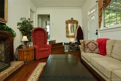 7 Avondale Road, Yonkers, NY 10710 - Photo 6