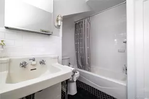 232 Sherman St, Lynbrook, NY 11563 - Photo 18