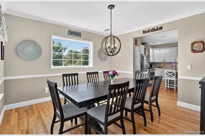 2 Harcourt Cosman Drive, Newburgh, NY 12550 - Photo 8