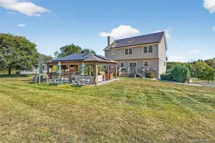 2 Harcourt Cosman Dr, Newburgh, NY 12550 - Photo 32