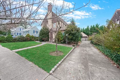 331 Richmond Road, Douglaston, NY 11363 - Photo 2