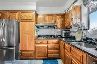 7449 Calamus Avenue #51, Elmhurst, NY 11373 - Photo 6