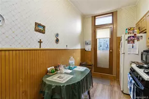 61-38 Linden St, Ridgewood, NY 11385 - Photo 4