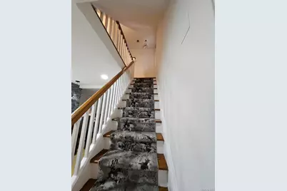 141 Linden Street, Roslyn Heights, NY 11577 - Photo 4