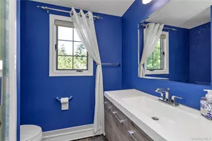 16 Deepdale Pkwy, Roslyn Heights, NY 11577 - Photo 12