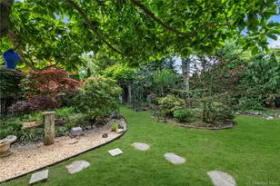16 Deepdale Pkwy, Roslyn Heights, NY 11577 - Photo 18
