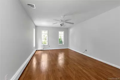 16 Deepdale Parkway, Roslyn Heights, NY 11577 - Photo 6