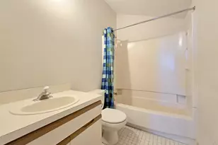 47 Anchor St, Freeport, NY 11520 - Photo 18