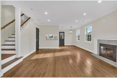 2 Bayview Court, Manhasset, NY 11030 - Photo 4