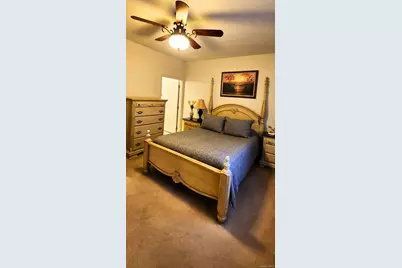 512 Narragansett Villas Drive, Lindenhurst, NY 11757 - Photo 16