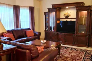 512 Narragansett Villas Dr, Lindenhurst, NY 11757 - Photo 2