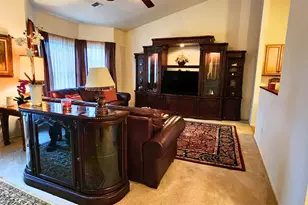 512 Narragansett Villas Dr, Lindenhurst, NY 11757 - Photo 2