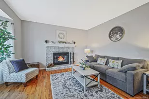 194 Oxhead Rd, Centereach, NY 11720 - Photo 4