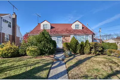 1068 Ashley Drive, Valley Stream, NY 11580 - Photo 2