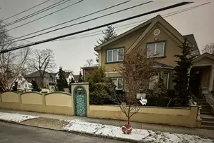 10-01 157th St, Whitestone, NY 11357 - Photo 2