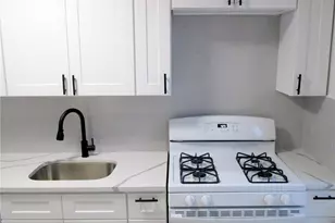 1 Oakridge Pl, Eastchester, NY 10709 - Photo 12