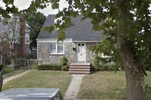 1047 N 7th St, New Hyde Park, NY 11040 - Photo 2