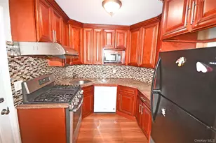 1047 N 7th St, New Hyde Park, NY 11040 - Photo 6