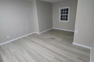 991 N Quaker Ln, Staatsburg, NY 12580 - Photo 4