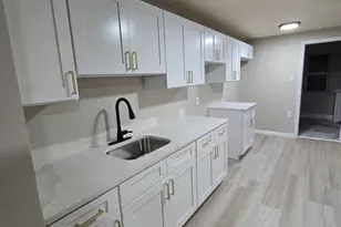 991 N Quaker Ln, Staatsburg, NY 12580 - Photo 2