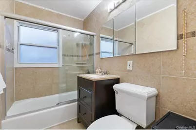 670 Mason Street, Westbury, NY 11590 - Photo 14