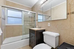 670 Mason St, Westbury, NY 11590 - Photo 14