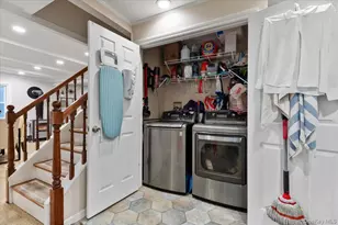 670 Mason St, Westbury, NY 11590 - Photo 12